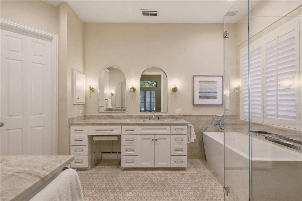 2324 Harrisburg Lane, Plano, TX 75025 2324 Harrisburg Lane, Plano, TX 75025