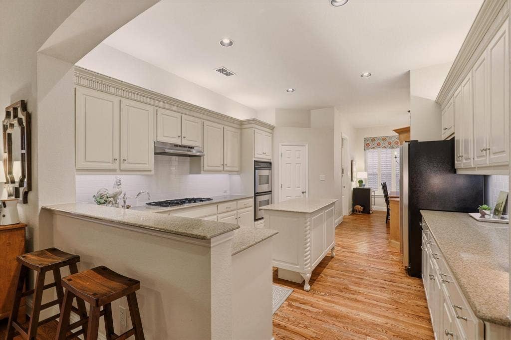 2324 Harrisburg Lane, Plano, TX 75025 2324 Harrisburg Lane, Plano, TX 75025