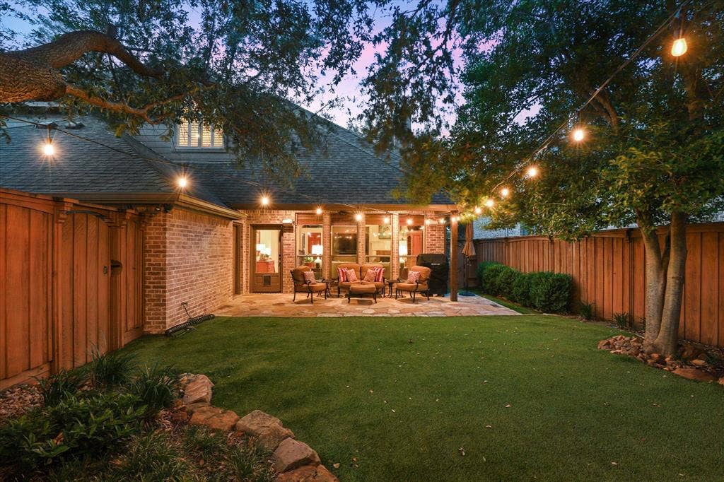 2324 Harrisburg Lane, Plano, TX 75025 2324 Harrisburg Lane, Plano, TX 75025