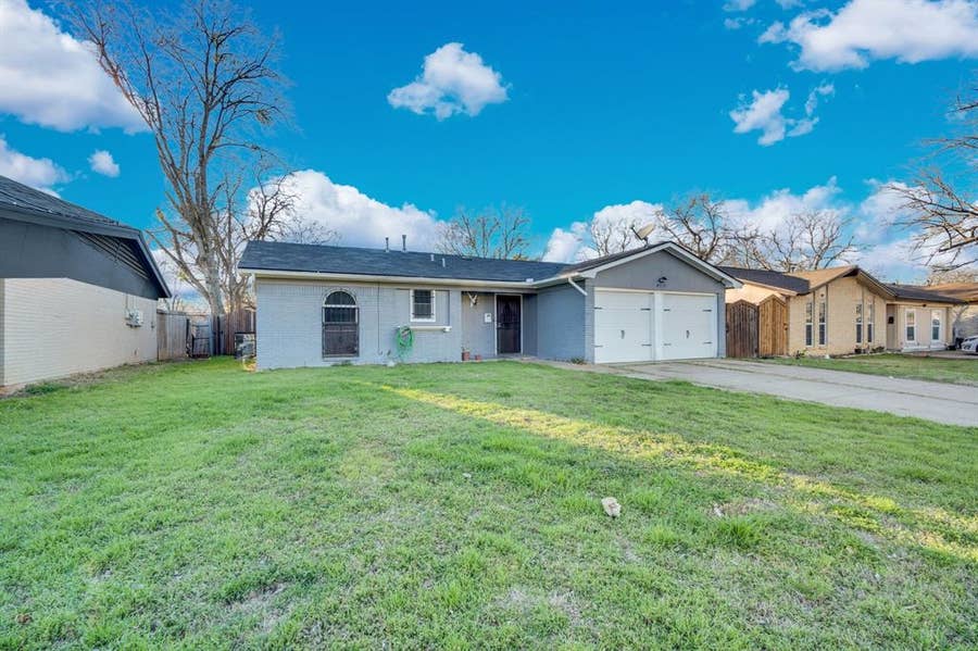 Property photo for 4916 Eastover Avenue, Fort Worth, TX