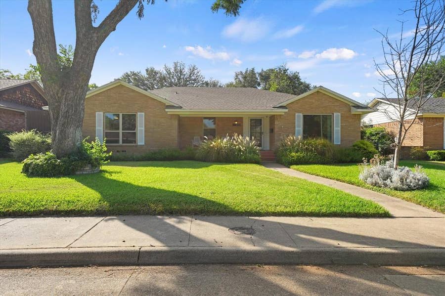 Property photo for 6138 N Jim Miller Road, Dallas, TX