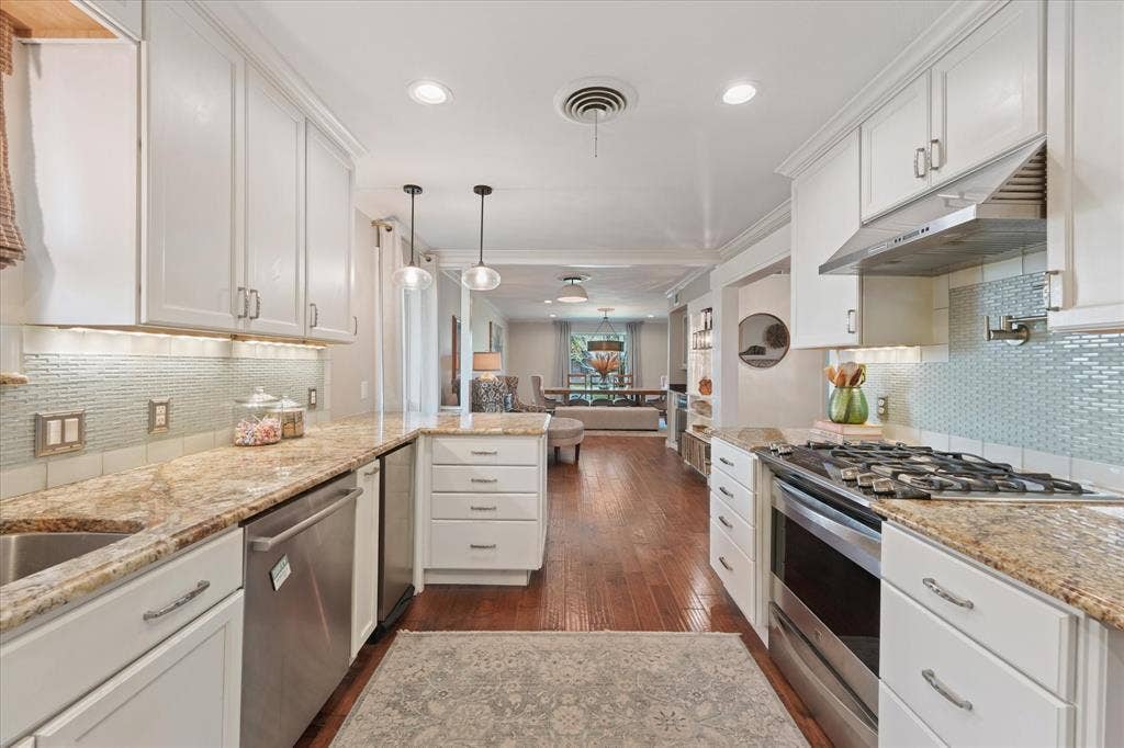 6138 N Jim Miller Road, Dallas, TX 75228 6138 N Jim Miller Road, Dallas, TX 75228