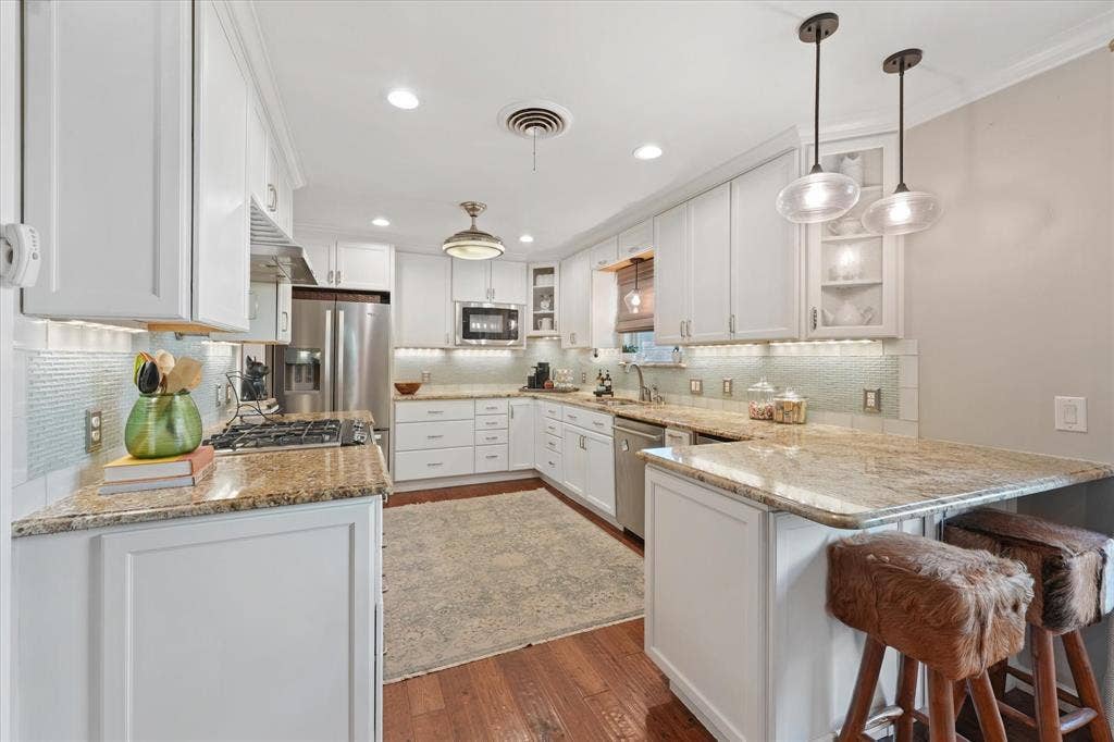 6138 N Jim Miller Road, Dallas, TX 75228 6138 N Jim Miller Road, Dallas, TX 75228
