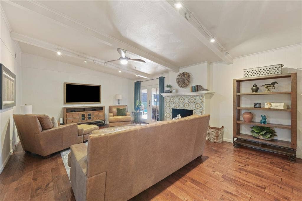 6138 N Jim Miller Road, Dallas, TX 75228 6138 N Jim Miller Road, Dallas, TX 75228