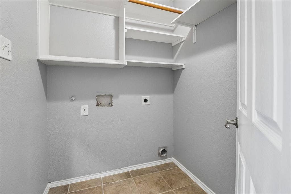 7905 Decoy Drive, Arlington, TX 76002 7905 Decoy Drive, Arlington, TX 76002