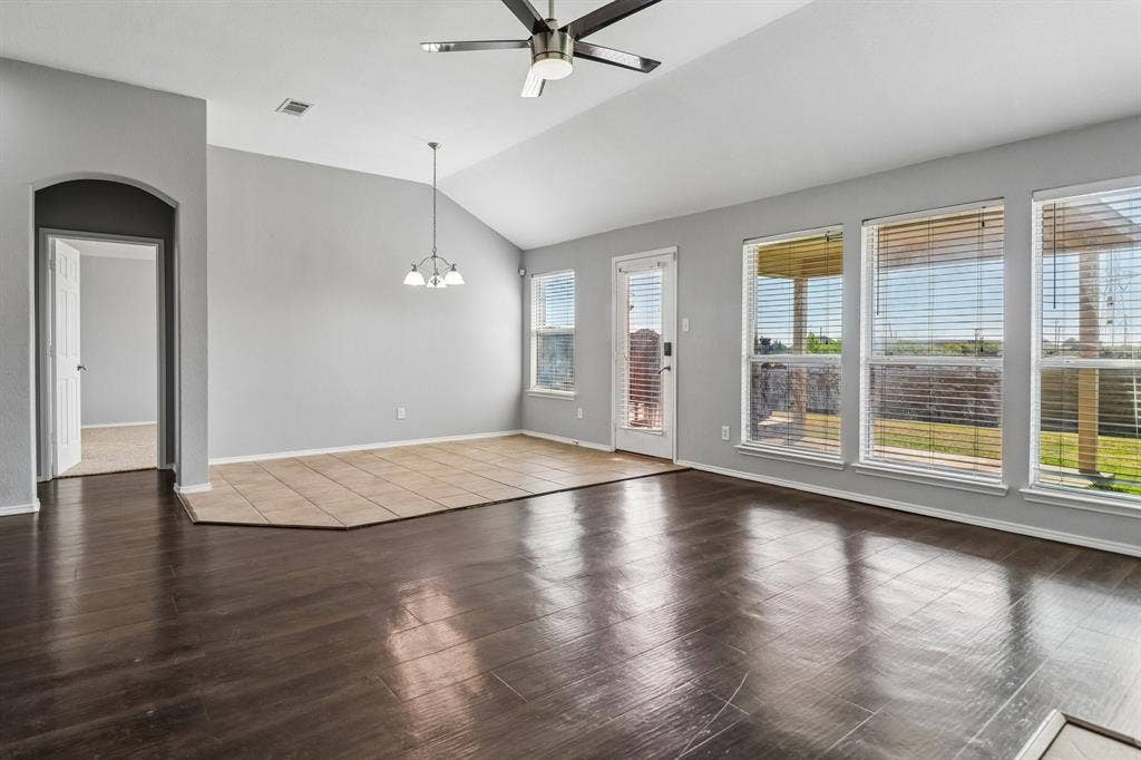 7905 Decoy Drive, Arlington, TX 76002 7905 Decoy Drive, Arlington, TX 76002
