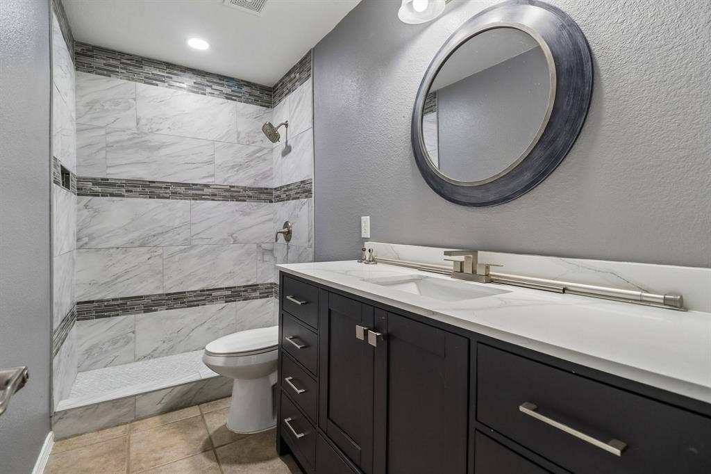 7905 Decoy Drive, Arlington, TX 76002 7905 Decoy Drive, Arlington, TX 76002