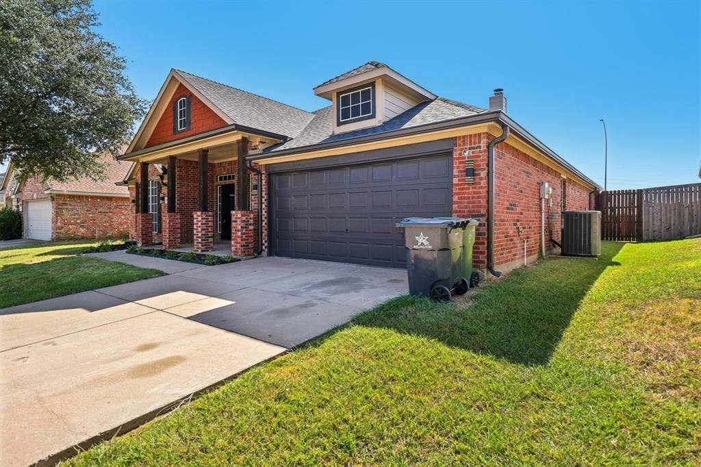 7905 Decoy Drive, Arlington, TX 76002 7905 Decoy Drive, Arlington, TX 76002