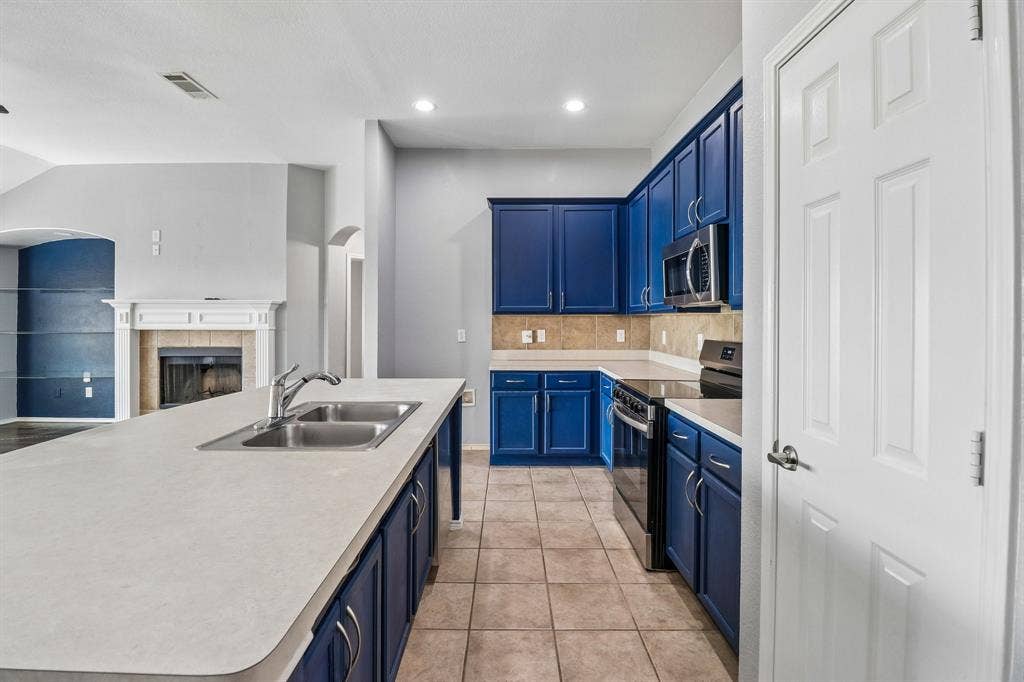 7905 Decoy Drive, Arlington, TX 76002 7905 Decoy Drive, Arlington, TX 76002