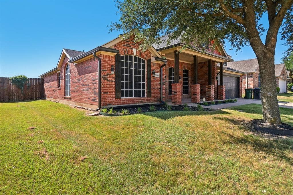 7905 Decoy Drive, Arlington, TX 76002 7905 Decoy Drive, Arlington, TX 76002