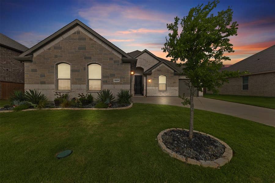 Property photo for 1029 Greencove Drive, Midlothian, TX