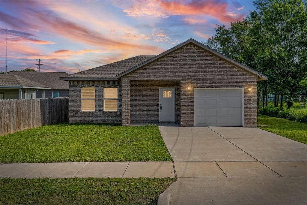 4210 Park Street, Greenville, TX 75401 4210 Park Street, Greenville, TX 75401