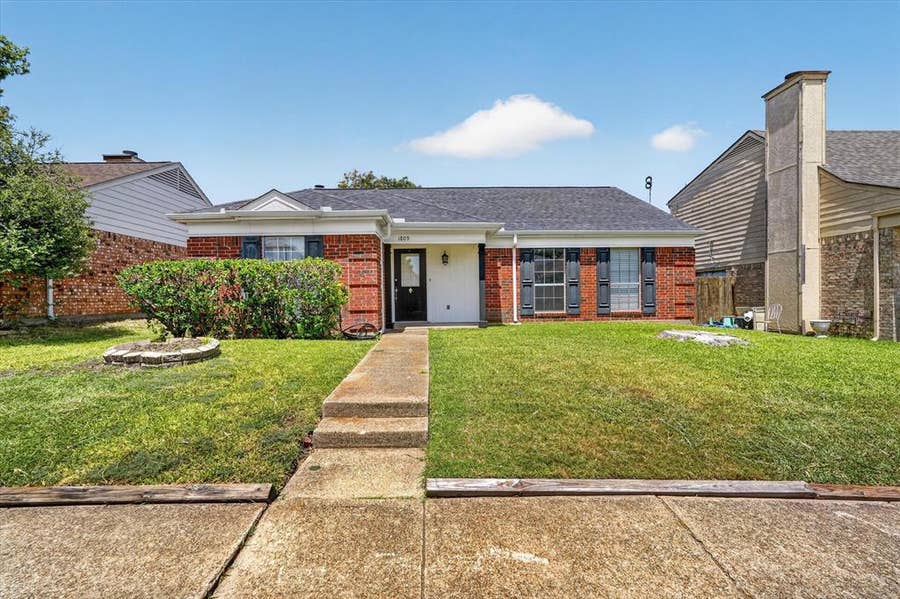 Property photo for 1809 Smokey Mountain Trail, Mesquite, TX