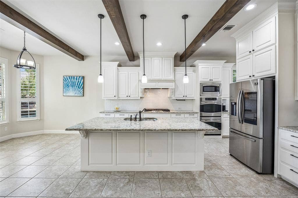 Stunning island allows for casual dining