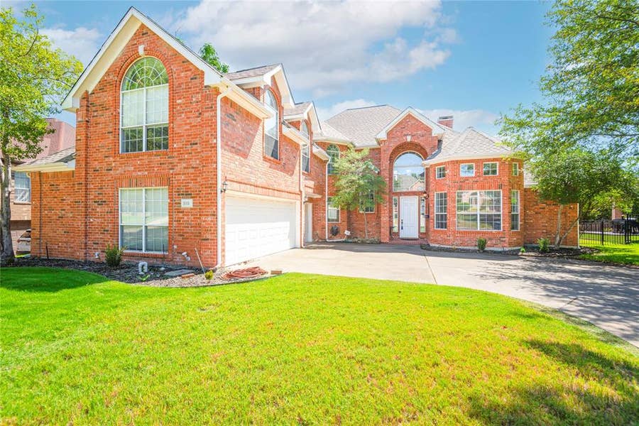 Property photo for 909 Hills Creek Drive, McKinney, TX