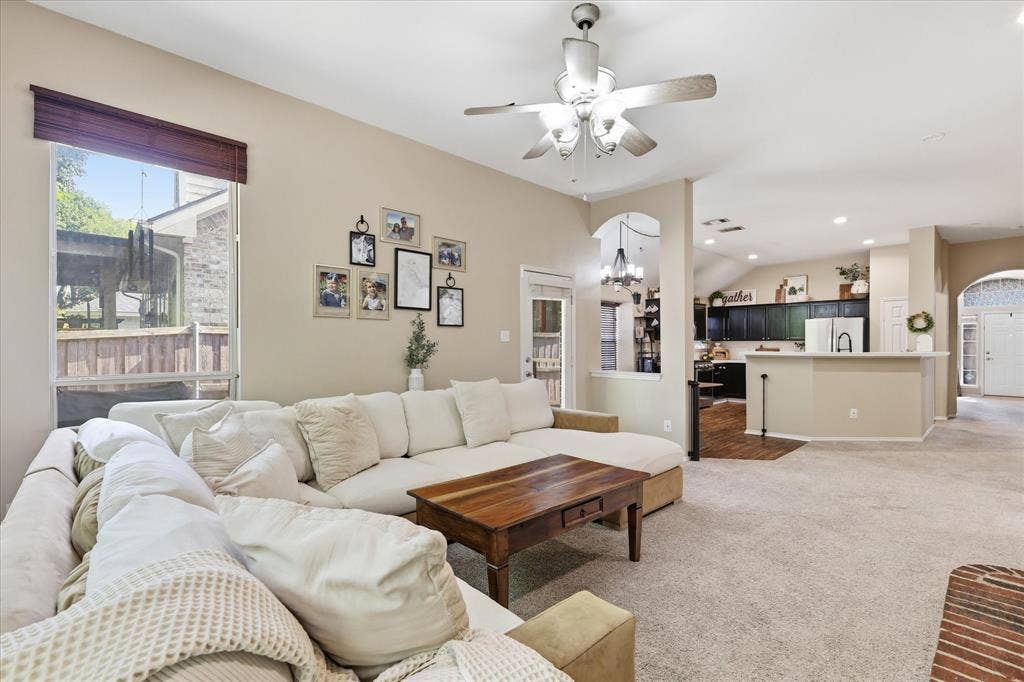 1621 Nicole Lane, Garland, TX 75040 1621 Nicole Lane, Garland, TX 75040