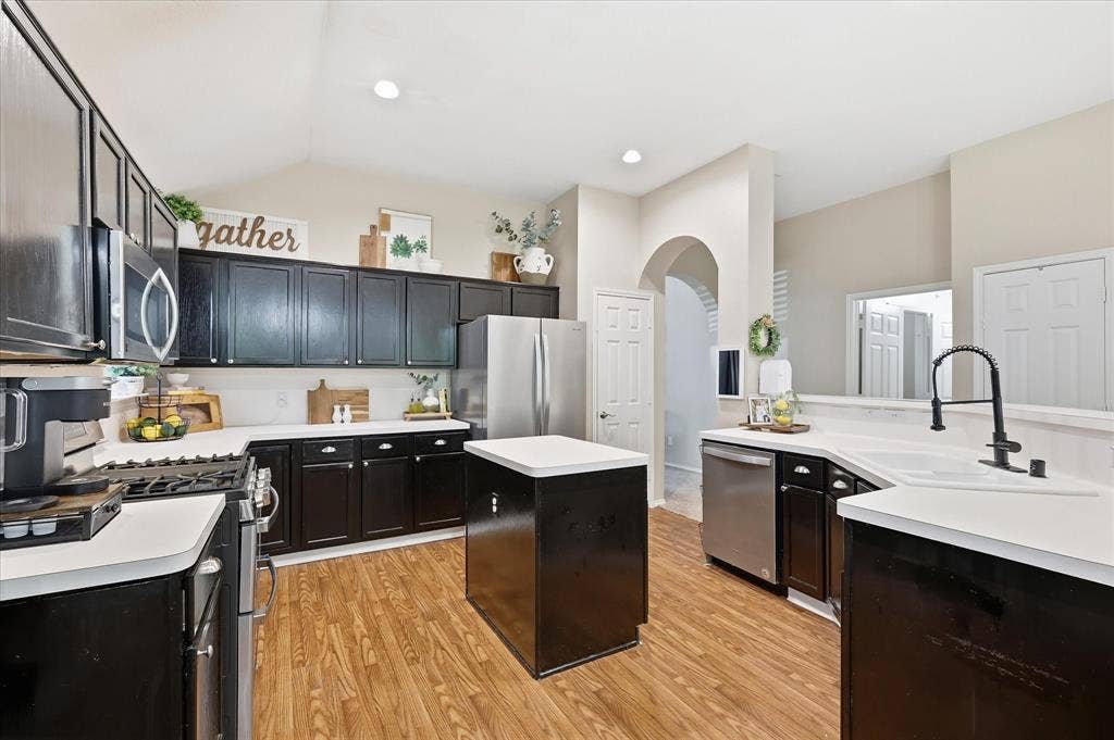 1621 Nicole Lane, Garland, TX 75040 1621 Nicole Lane, Garland, TX 75040