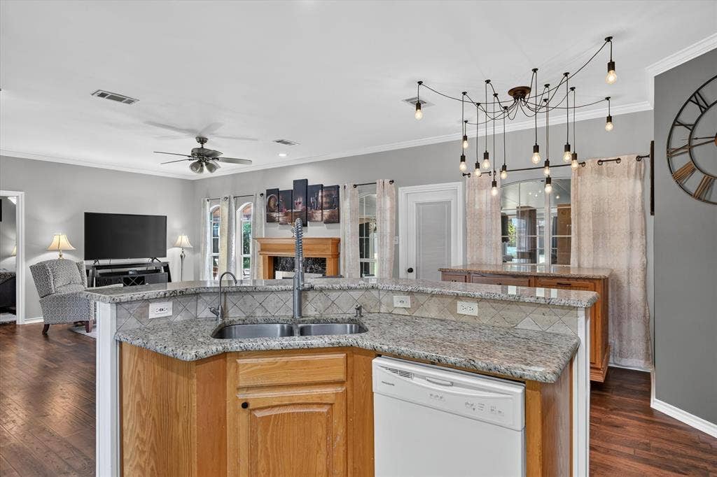 11071 Windjammer Drive, Frisco, TX 75036 11071 Windjammer Drive, Frisco, TX 75036