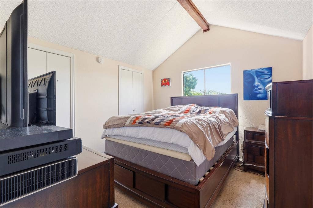 3609 Sherrye Place, Plano, TX 75074 Upstairs bedroom with nice high ceilings