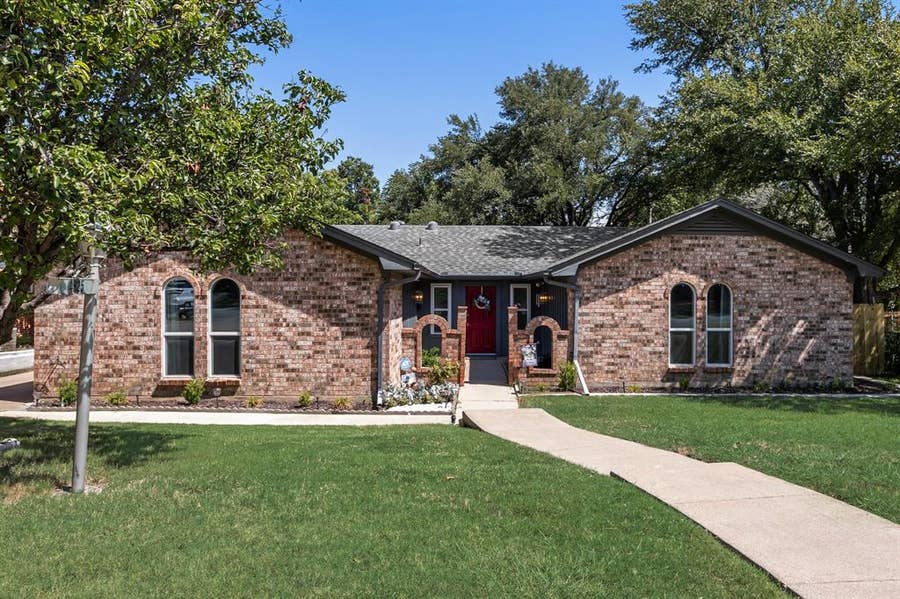Property photo for 4825 Barnett Street, Fort Worth, TX