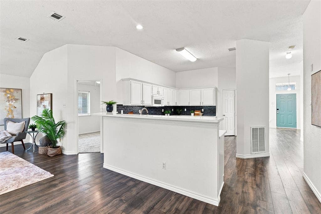 1110 Harvard Lane, Allen, TX 75002 Kitchen counter great for bar stools