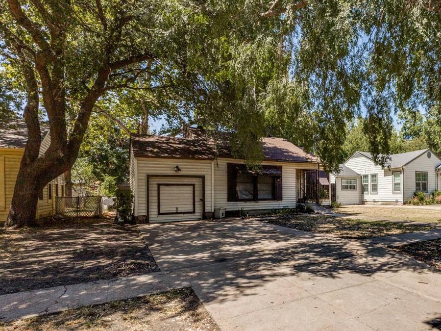 Property photo for 3143 Hedgerow Drive, Dallas, TX