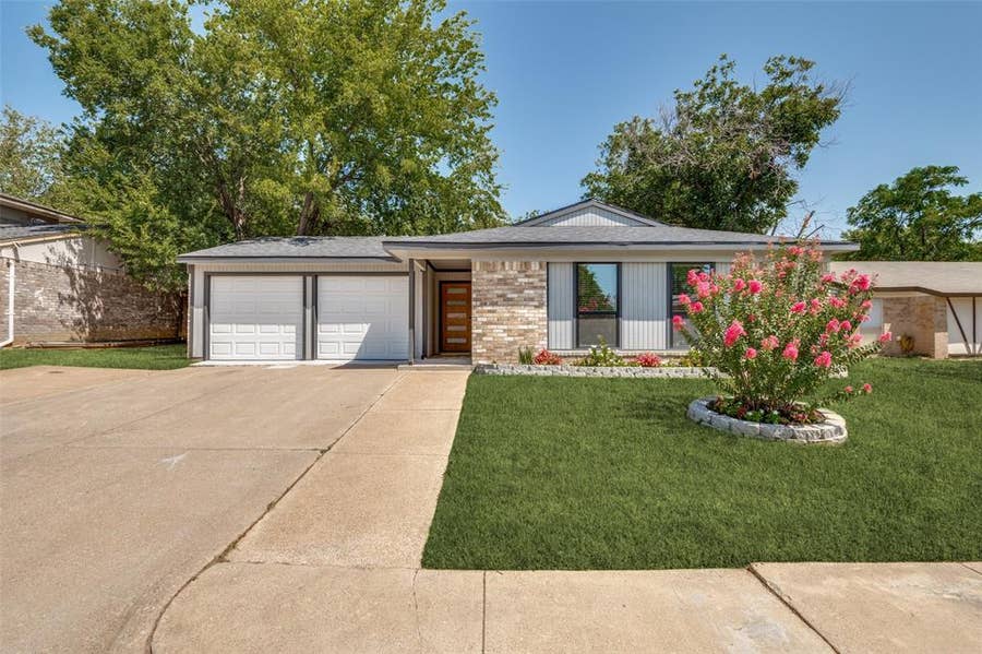 Property photo for 1230 Cielo Vista Drive, Grand Prairie, TX