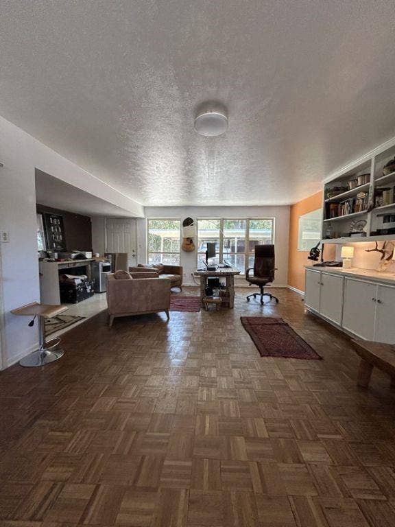 6522 Royal Lane, Dallas, TX 75230
