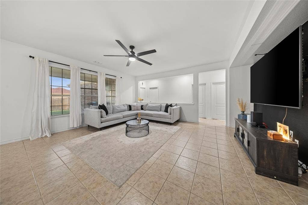 741 Jewelflower Drive, DeSoto, TX 75115 741 Jewelflower Drive, DeSoto, TX 75115