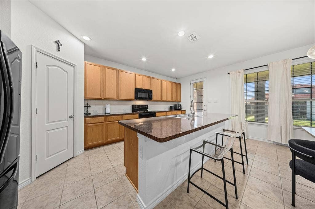 741 Jewelflower Drive, DeSoto, TX 75115 741 Jewelflower Drive, DeSoto, TX 75115