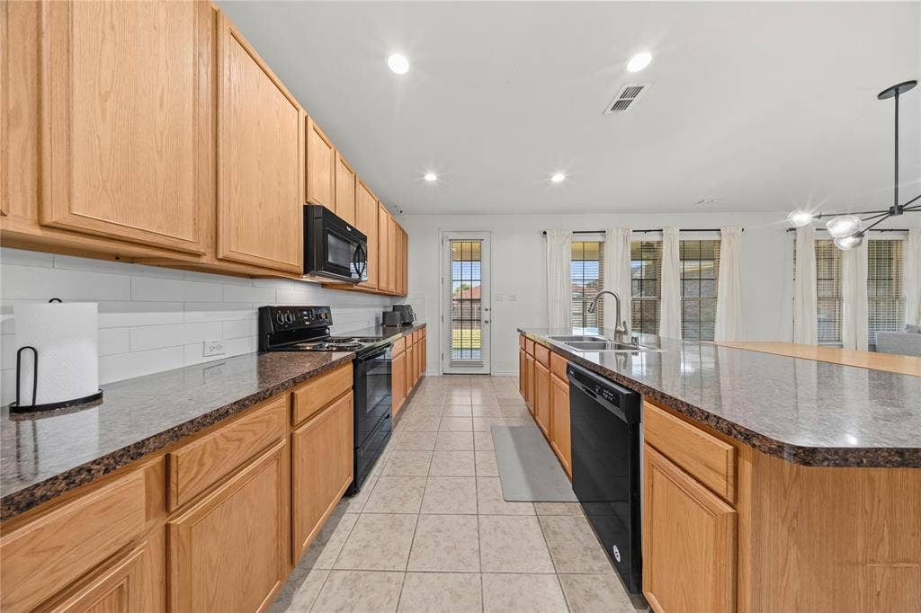 741 Jewelflower Drive, DeSoto, TX 75115 741 Jewelflower Drive, DeSoto, TX 75115