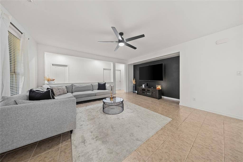 741 Jewelflower Drive, DeSoto, TX 75115 741 Jewelflower Drive, DeSoto, TX 75115