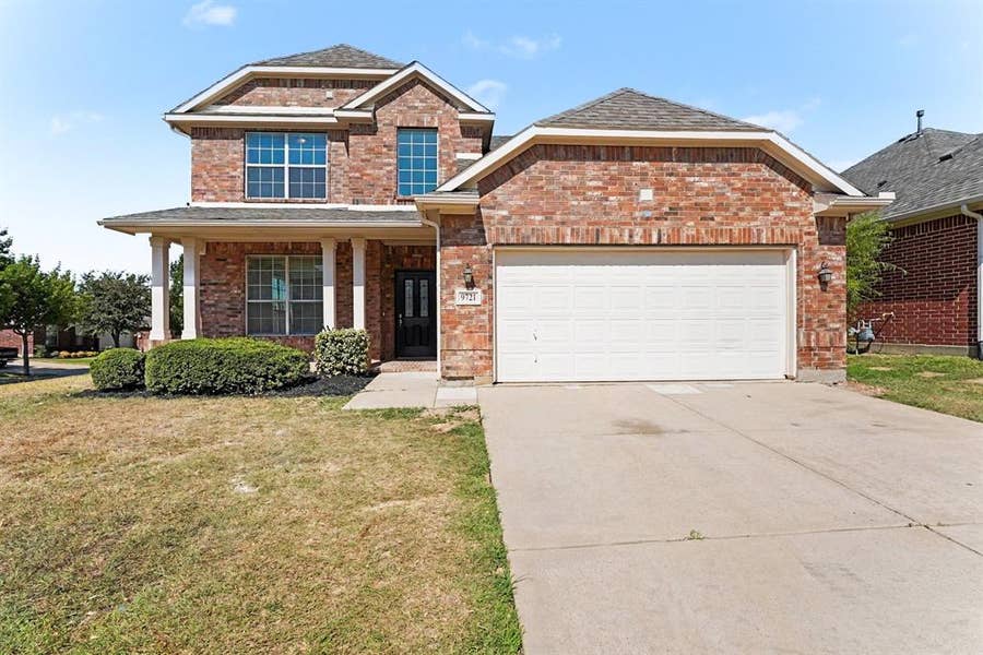 Property photo for 9721 McFarring Drive, Fort Worth, TX