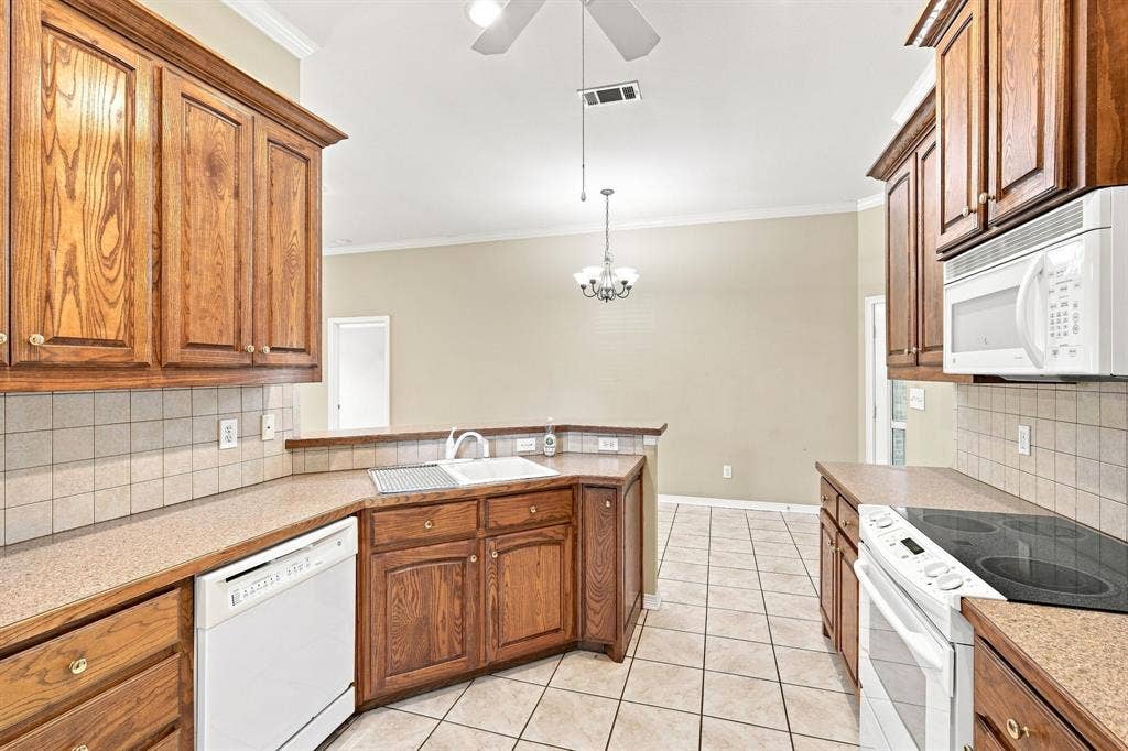925 Cresthill Drive, #37B, Cedar Hill, TX 75104