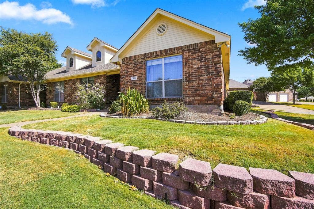 925 Cresthill Drive, #37B, Cedar Hill, TX 75104