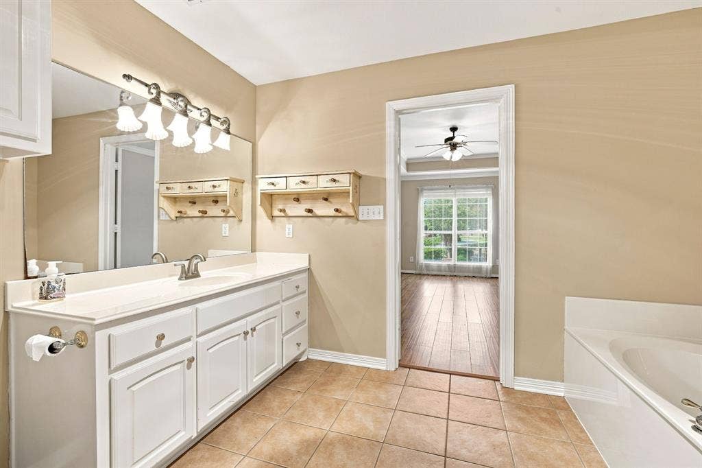 925 Cresthill Drive, #37B, Cedar Hill, TX 75104