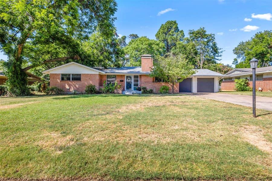 Property photo for 1110 Western Boulevard, Arlington, TX