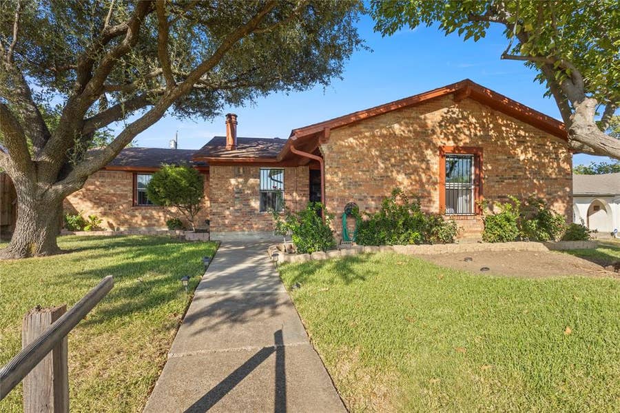 Property photo for 1646 Savage Drive, Mesquite, TX