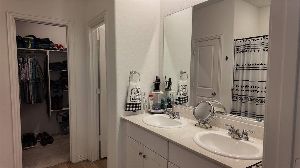1221 Pistachio Drive, Azle, TX 76020 1221 Pistachio Drive, Azle, TX 76020