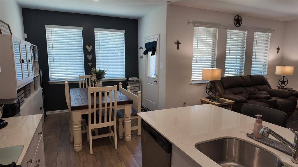 1221 Pistachio Drive, Azle, TX 76020 1221 Pistachio Drive, Azle, TX 76020