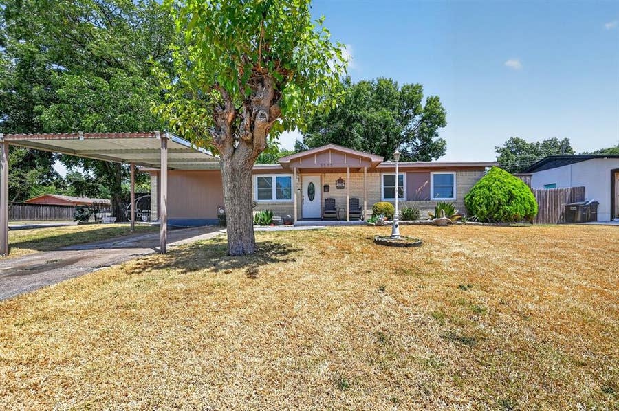 Property photo for 3532 Edgebrook Drive, Mesquite, TX