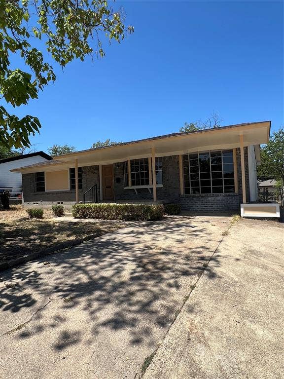 Property photo for 5809 Trio Lane, Dallas, TX