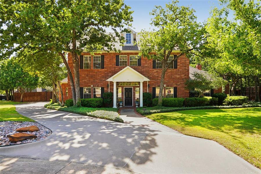 Property photo for 27 Oak Forrest Circle, Denton, TX