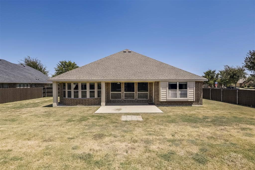 905 Mill Pond Drive, Midlothian, TX 76065