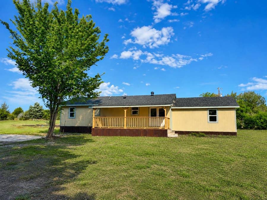 Property photo for 8275 Bay Drive, Quinlan, TX