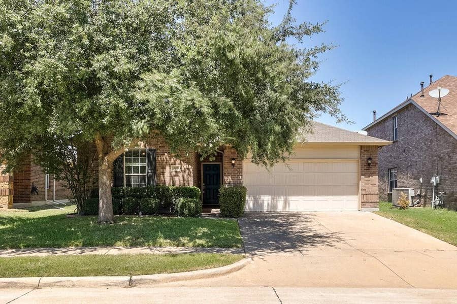 Property photo for 807 Bastrop Drive, Arlington, TX