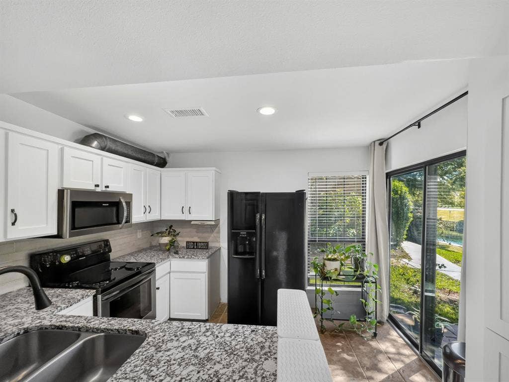 14800 Enterprise Drive, #14B, Farmers Branch, TX 75234 14800 Enterprise Drive, #14B, Farmers Branch, TX 75234
