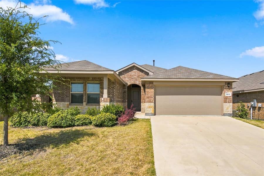 Property photo for 5912 Piedrosa Court, Denton, TX