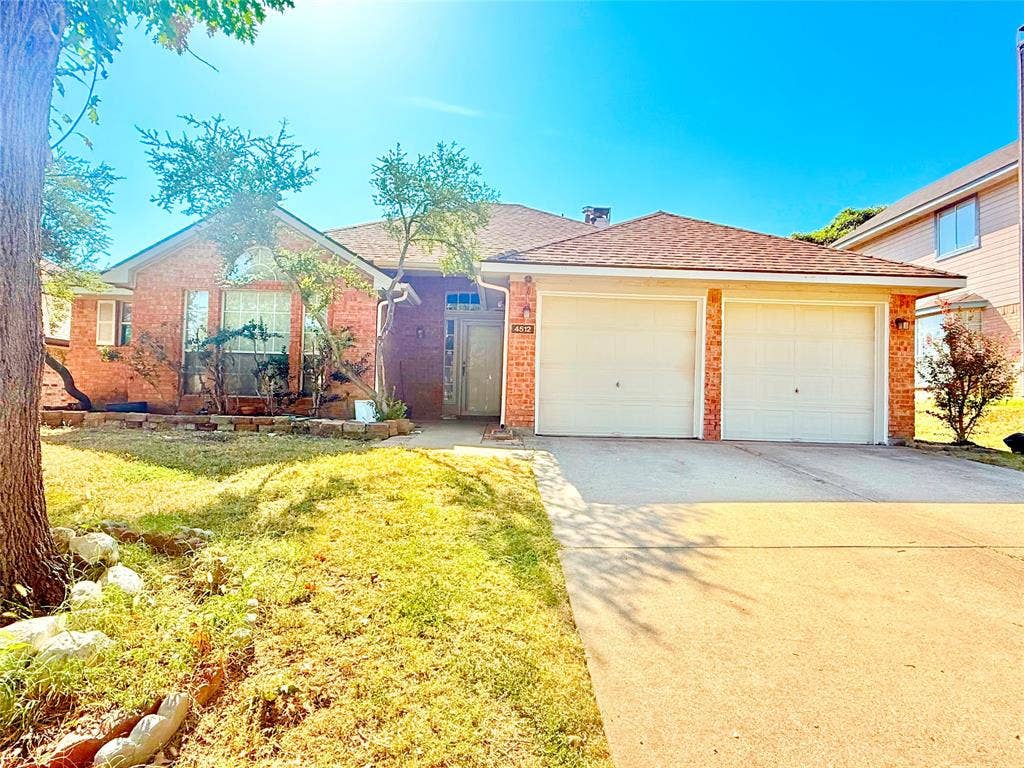 4512 Queenswood Drive, Grand Prairie, TX 75052 4512 Queenswood Drive, Grand Prairie, TX 75052