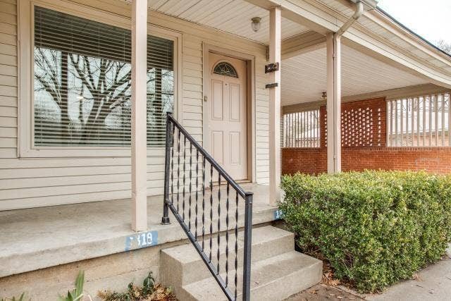 Property photo for 1819 Mariposa Drive, Dallas, TX